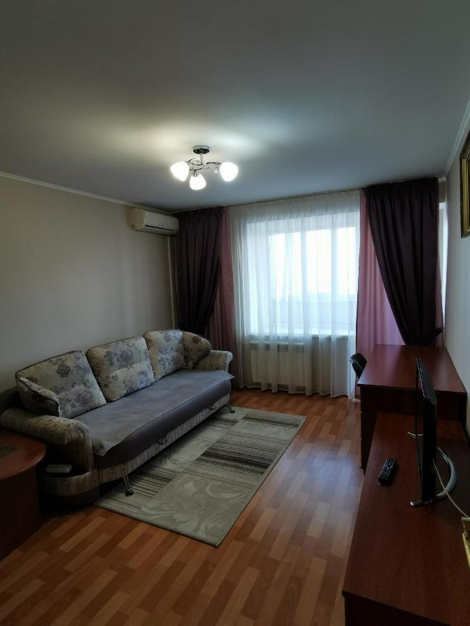 1 Комнатная Квартира В Самом Центре С Видом На Сквер Kostanay Extérieur photo